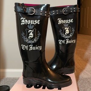 Juicy rain boots!